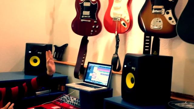 bohomolnyi: gibson sg standard vs fender american stratocaster vs fender jaguar 62 reissue смотреть онлайн