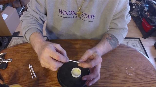 HOW TO REMOVE SUPER GLUE FROM YOUR SKIN WITH THINGS YOU HAVE AT HOME. смотреть онлайн