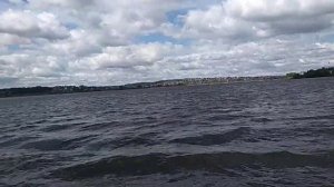 Аэролодка на больших волнах.