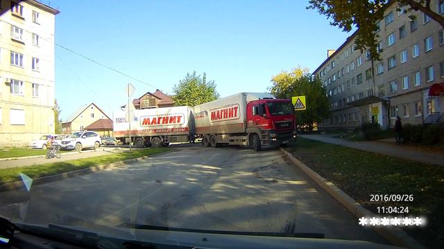 К "Магниту" подвезли товар... смотреть онлайн