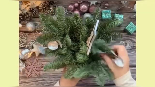 Новогодняя композиция из Нобилис и ёлочных игрушек