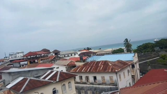 В Красноярске мороз,-26 ...Хочу на Занзибар. смотреть онлайн