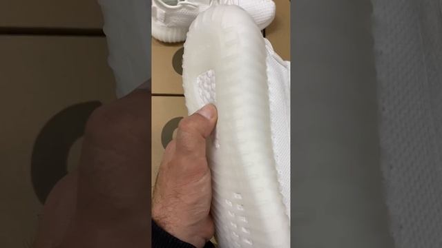 кроссовки Adidas Yeezy Boost 350 v2 White смотреть онлайн