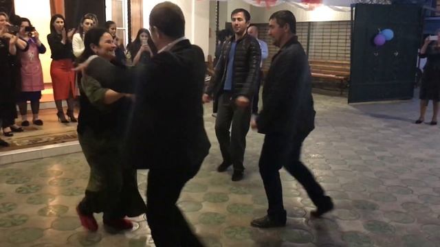 Карачаевская свадьба . Мама и 3 сына на свадьбе 4 сына .