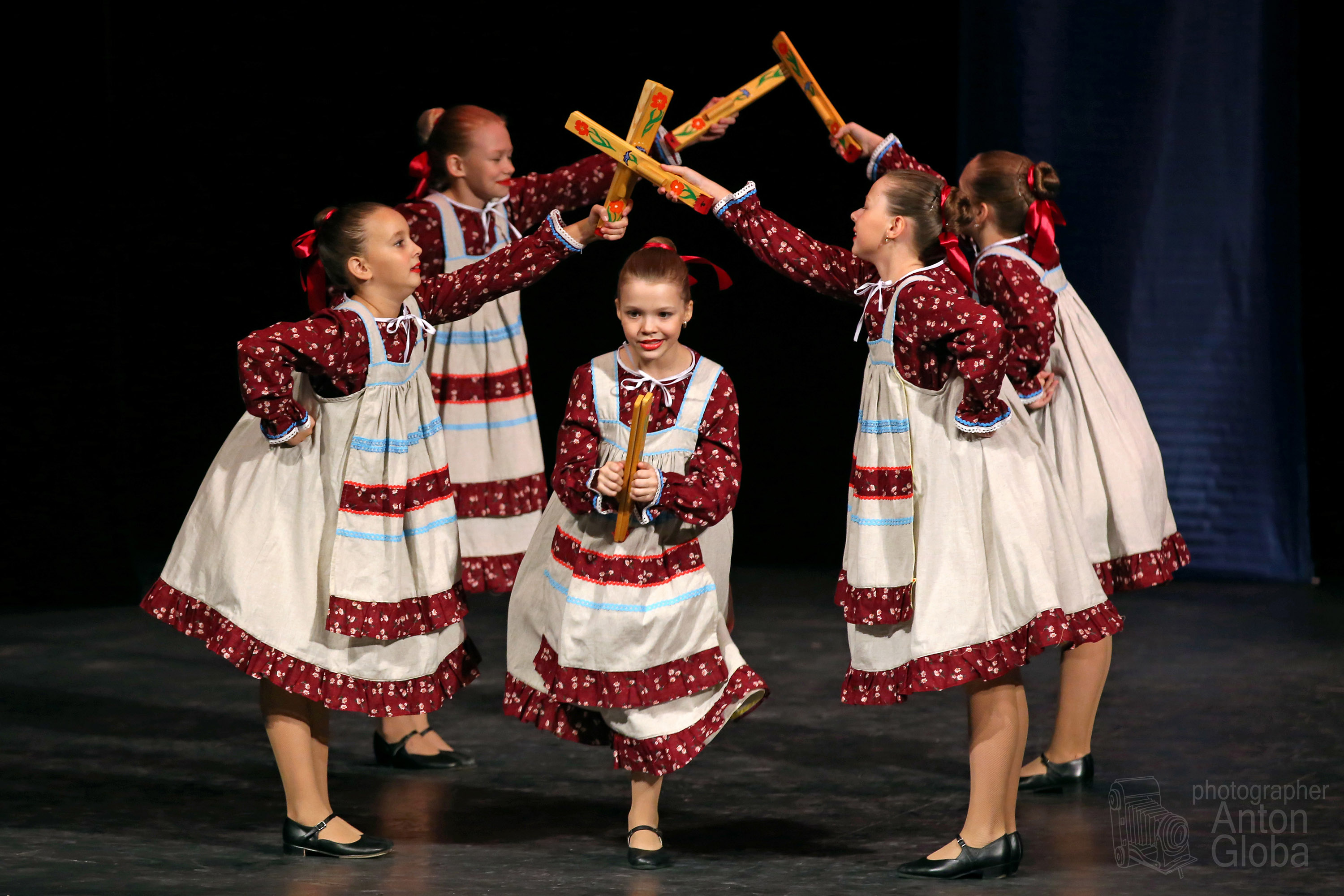"Весёлая хлопушка", театр-студия "Жар-птица". "Merry cracker", theater-studio "Firebird".
