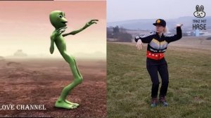 Веселый Танец Зеленого Человечка || Tanz mit Hase - Helena Прикольный Танец Dame Tu Cosita Challeng