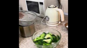 Как правильно варить брокколи  🥦, чтобы он не потерял вкус и цвет !