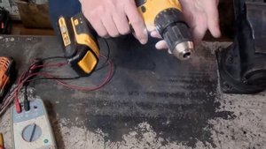 DeWalt шуруповерт задымил