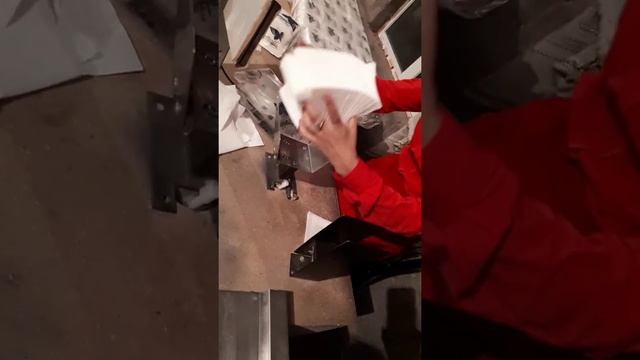 Как упаковывать бумажные салфетки смотреть онлайн