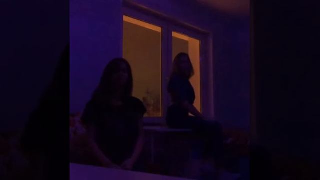Обнаженною ступней глажу ЛЮТИКИ