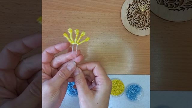 Квітка з бісеру "Дзвіночок" смотреть онлайн