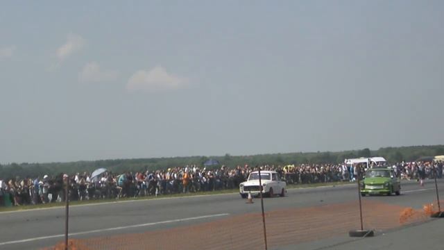 Trabant 601S vs. Trabant 601s смотреть онлайн