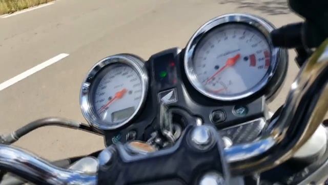 honda CB600.Прокатил девушку на мотоцикле,села дала?