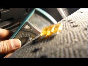 Как проверить предохранитель в автомобиле