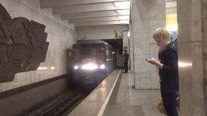 Номерной прибывает на станцию Домодедовская.