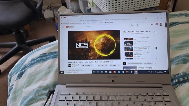 Laptop - 512GB SSD - MEDION AKOYA S6445 - Intel i5 CPU смотреть онлайн