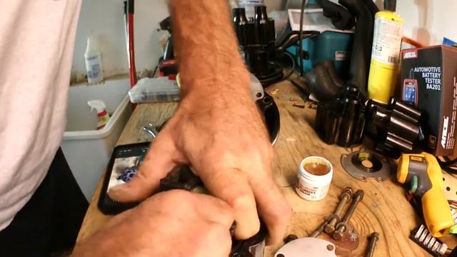 1989 Sea Ray 390 Express Raw Water Pump Rebuild смотреть онлайн