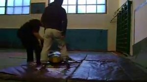 Борцовский манекен. Бросок через бедро.