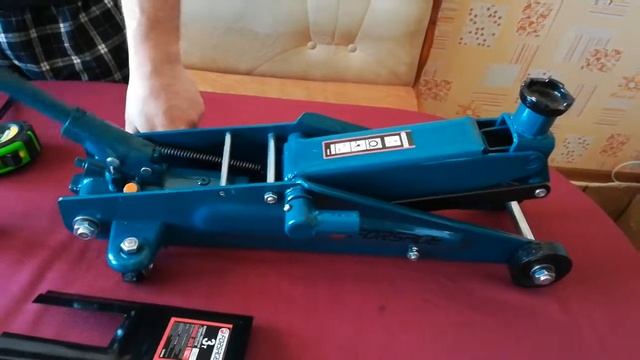 Распаковка - Подкатной домкрат Forsage F-T83006B смотреть онлайн