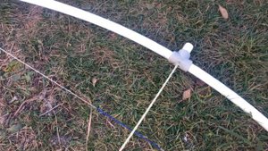 Луки из водопроводных трубдля стрельбы. Стрелы изстеклянной арматуры.Луки для стрельбы своми руками