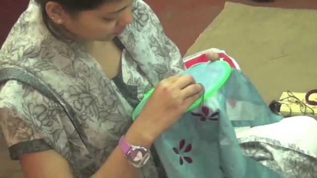 Fundación Ananta Taller de mujeres artesanas de Colores de Calcuta