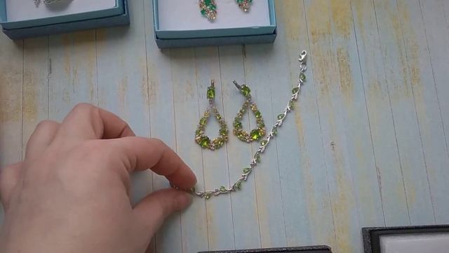 СЕРЕБРО. ЦВЕТ весны - ЗЕЛЕНЫЙ в украшениях от Серебро России и AQUAMARINE ! Продажа. смотреть онлайн