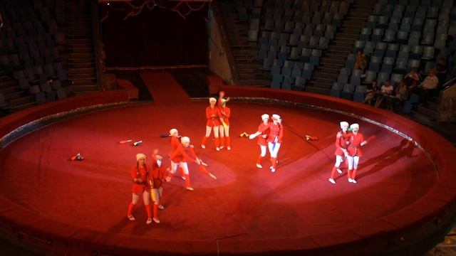 00067 Групповые жонглеры смотреть онлайн