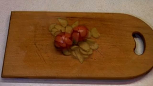 Теплий салат із яловичиною простий і смачний рецепт