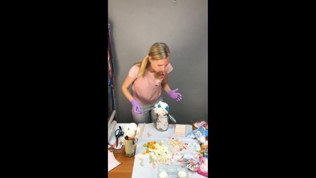 Сладкий рожок видео МК "Букет-Винегрет" по созданию съедобного сладкого букета в форме рожка