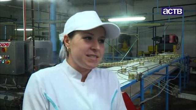 Первую партию свежей сайры обработали на рыбокомбинате "Островной" смотреть онлайн