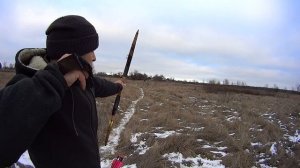 ЛУК ИЗ ПВХ ТРУБЫ ОБТЯНУТЫЙ КОЖЕЙ! СТРЕЛЫ ИЗ ИВЫ ЛЕТЯТ НА 100 МЕТРОВ В ЦЕЛЬ.