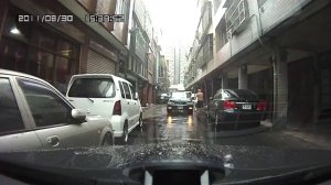 Дорожные разборки в Китае..(с бейсбольной битой )
