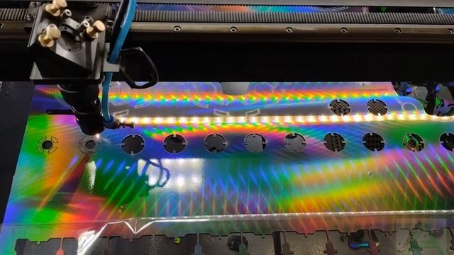 Черный акрил с пленкой. Лазерная резка оргстекла смотреть онлайн