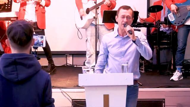 Дмитрий Лео в церкви "OverFlow", Нивки смотреть онлайн