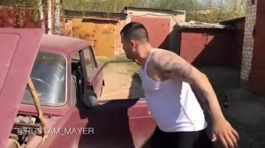 ДЖАВИД НАПАЛ НА КОТА, СЛОМАЛАСЬ ТАЧКА