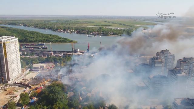 Ростов-на-Дону. Крупный пожар на Нижегородской смотреть онлайн