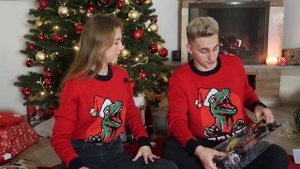 ПОДАРИЛА ПАРНЮ IPHONE 12 *ОПЯТЬ* ?? ДО СЛЁЗ! ОН ТАКОГО НЕ ОЖИДАЛ ❤️ ОБМЕН ПОДАРКАМИ С ПАРНЕМ