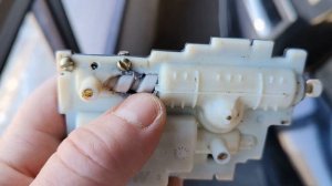 Электроавтомобиль из Китая . NIO ES6 . первая проблема при эксплуатации зимой . ремонт ручки дверей