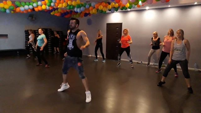 04.04.2019 MULTI FITNESS CLUB CHORZÓW ZUMBA SEBASTIAN KUBIK FILM2 смотреть онлайн