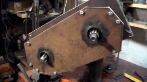 Редуктор привода переднего моста самодельного минитрактора