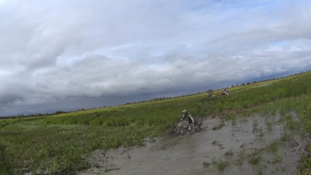 BRP Can-Am Outlander 6x6 1000 и CFMOTO ZFORCE 1000 первый выезд смотреть онлайн