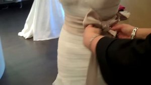 How to tie a sash on your  wedding dress