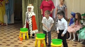 Забавная сценка на утреннике 8 марта