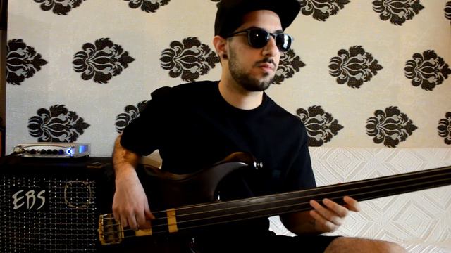 Charlie "bird" Parker - Ornithology theme and solo transcription on a Fretless bass  (by Vabass) смотреть онлайн