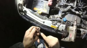 Nissan elgrand e50. Замена минусовой клеммы своими руками, плохо заводится.