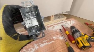 Электрик в США. Сценарий электромонтажа в каркасном доме. Кабели и подрозетники.