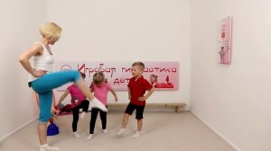 Гимнастика с Пеппой.  Подвижная игра для детей 3-4 лет.