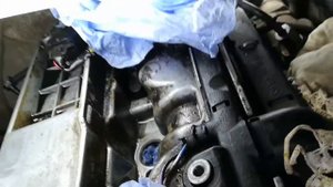 Mercedes Vito вырвало форсунку 3 цилиндра испортилась резьба