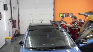 Оклейка крыши в черный глянец (PDR-Studio)