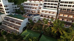 Hotel on the Karon Beach : Best Western Phuket Ocean Resort